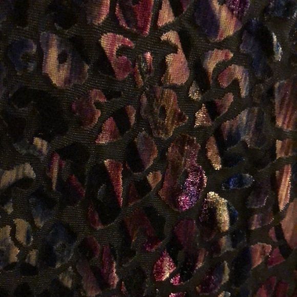 Long sleeve velvet top with fun color/pattern - Picture 3 of 3